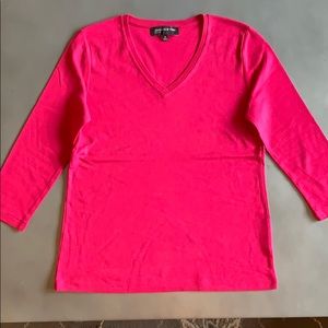 Jones New York 3/4 Sleeve Pink V-Neck Knit Shirt